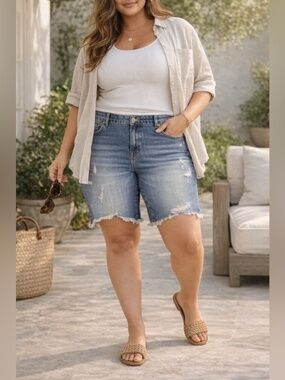 Torrid High Rise Distressed Raw Hem Bermuda Denim Shorts Size 16 Medium Wash